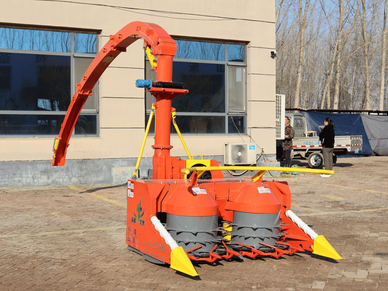 1.580 मीटर साइलेज हार्वेस्टर ट्रैक्टर मशीन, साइलेज कॉर्न मशीन बिक्री के लिए उपलब्ध है