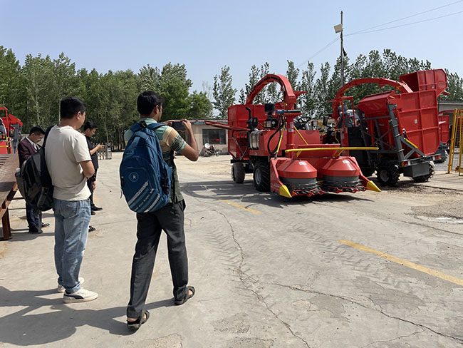 بین الاقوامی دوستوں کا دورہ کرنے اور زرعی مشینری میں نئے مواقع تلاش کرنے کے لیے خوش آمدید! بین الاقوامی دوستوں کا دورہ کرنے اور زرعی مشینری میں نئے مواقع تلاش کرنے کے لیے خوش آمدید!