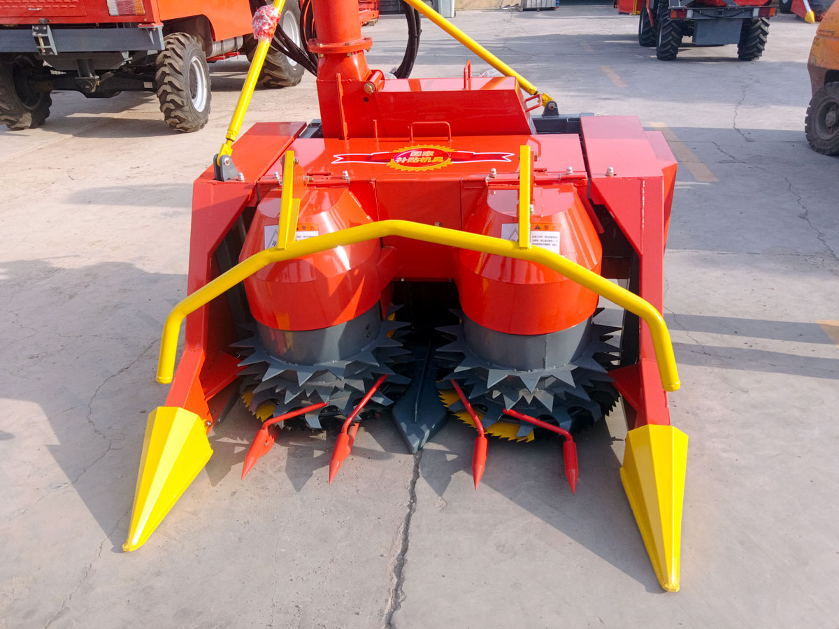 Máy thu hoạch thức ăn gia súc gắn trên máy kéo 1.270m Máy thu hoạch thức ăn gia súc gắn trên máy kéo 1.270m