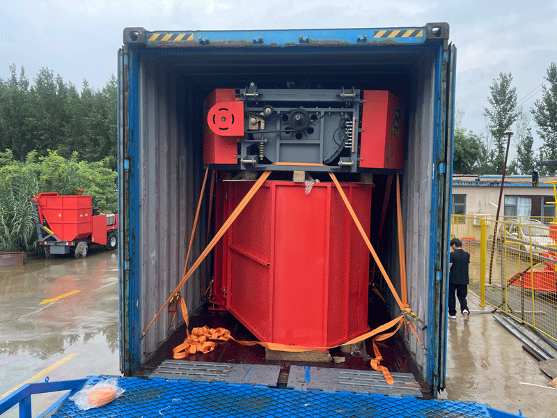 ¡Máquina de ensilado sobre orugas, el envío de contenedores comienza de forma segura! ¡Máquina de ensilado sobre orugas, el envío de contenedores comienza de forma segura!