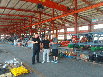 ¡Bienvenidos amigos extranjeros a visitar nuestra empresa y solicitar máquinas!