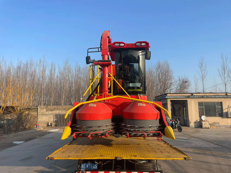 چارہ مشین بھری ہوئی اور بھیجی گئی: موثر سائیلج کو بااختیار بنانا