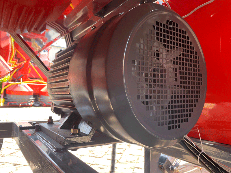 Máy gặt đập liên hợp thu hoạch thức ăn gia súc ủ chua Senrui 4QX-1800 dễ vận hành, đạt chuẩn SGS, tốt nhất hiện có sẵn.