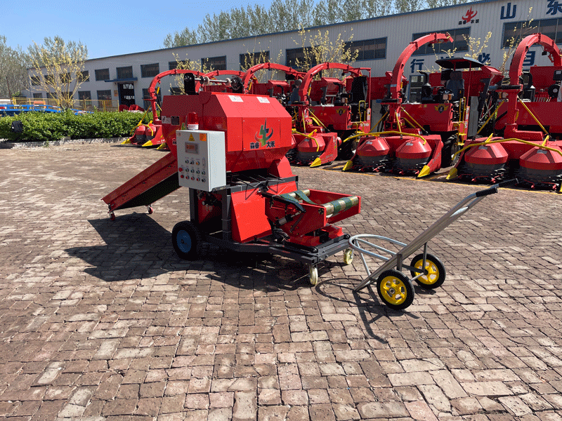 Máy gặt đập liên hợp thu hoạch thức ăn gia súc ủ chua Senrui 4QX-1800 dễ vận hành, đạt chứng nhận SGS, tốt nhất hiện có sẵn.