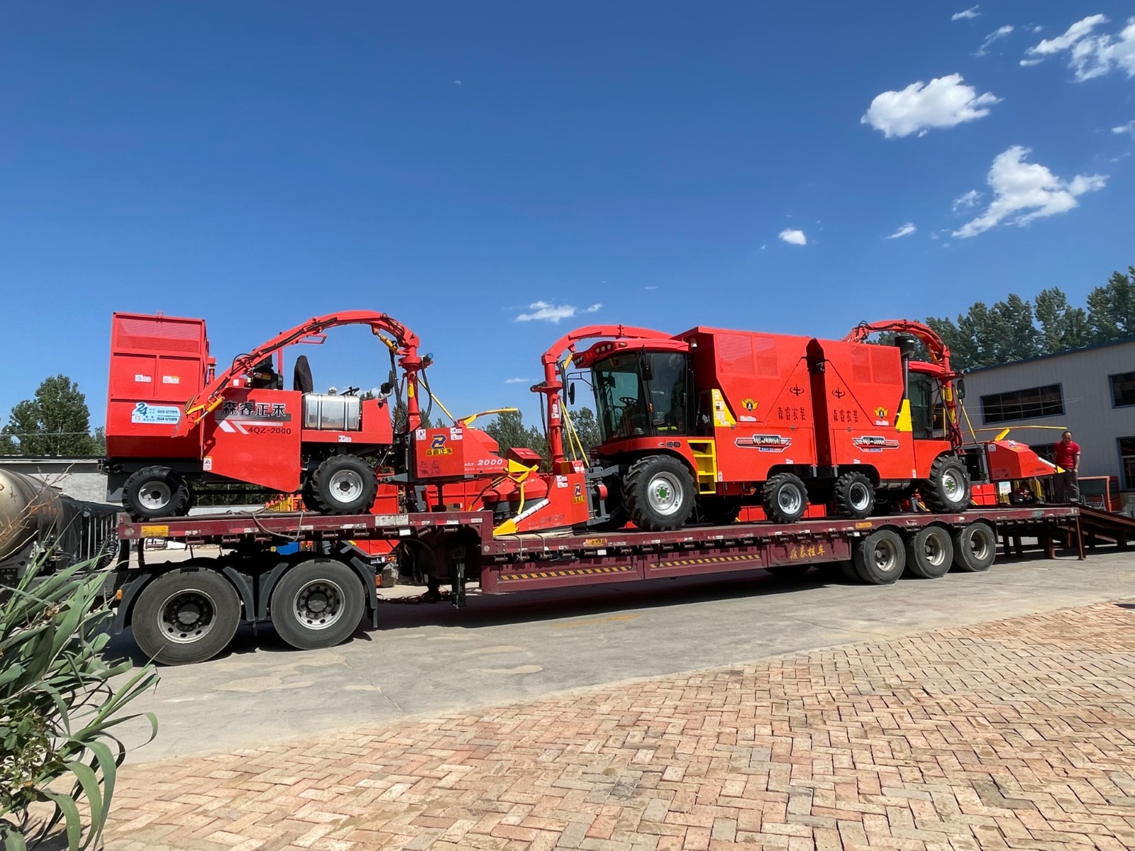 Entrega de máquinas de ensilaje: ¡Ayude a la agricultura, comience de manera eficiente! Entrega de máquinas de ensilaje: ¡Ayude a la agricultura, comience de manera eficiente!
