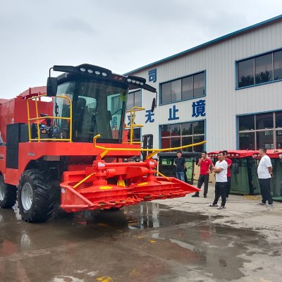 Shanxi da una calurosa bienvenida a los clientes que vienen a la empresa para realizar pedidos de cosechadoras de piensos verdes