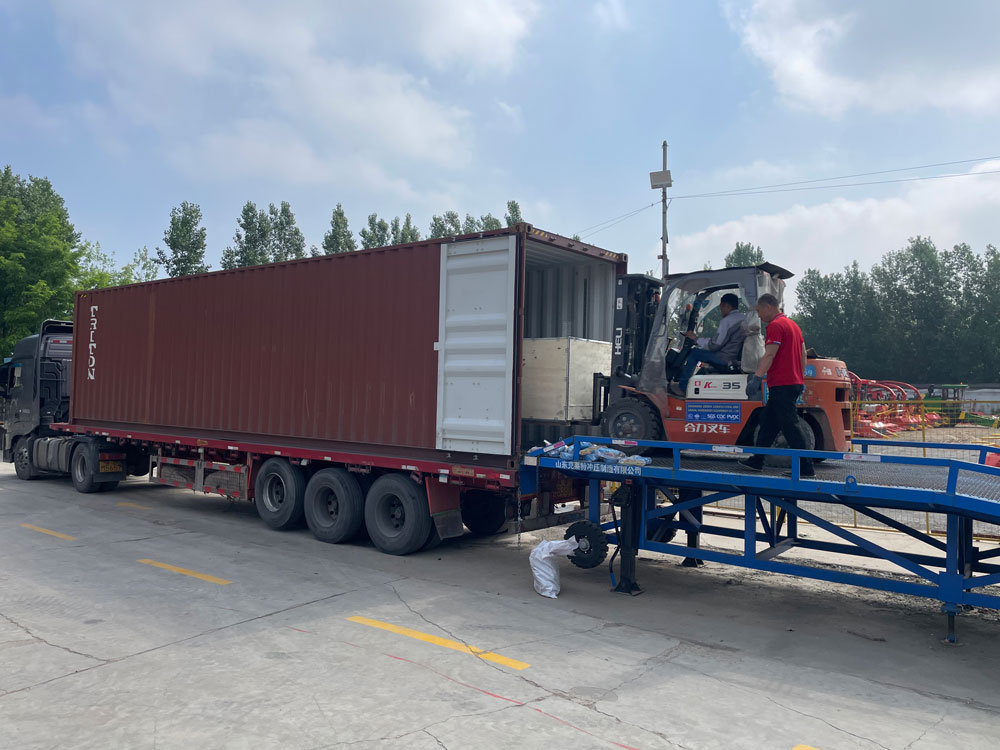 سینروی 4QX-2400 سائلیج ہارویسٹر، بیرون ملکوں میں استعمال کے لیے تیار ہے۔