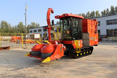 Máy thu hoạch thức ăn gia súc thu thập thông tin