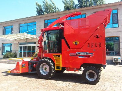 2.220m Self-Propelled Forage Harvesting Machinery