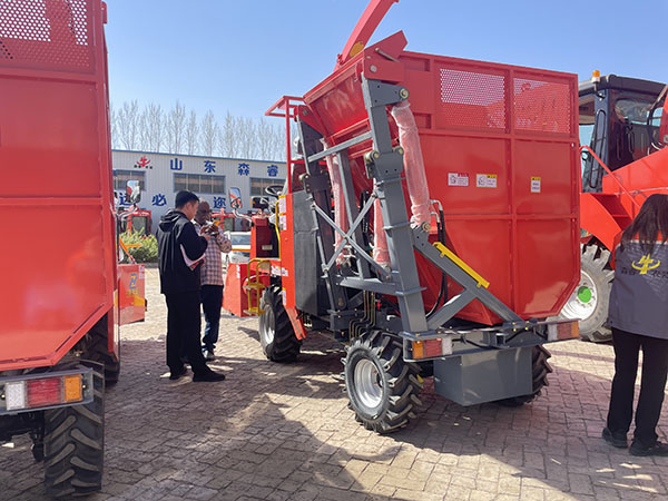 हमारी कंपनी का दौरा करने के लिए विदेशी दोस्तों का स्वागत है! हमारी कंपनी का दौरा करने के लिए विदेशी दोस्तों का स्वागत है!