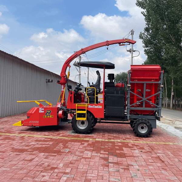 Máy gặt thức ăn gia súc nhỏ tự hành 2020m