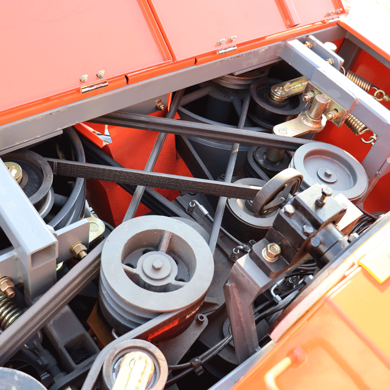 डीजल इंजन सहित 2.220 मीटर लंबी माउंटेड साइलेज चॉपर मशीन