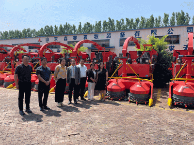 ¡Bienvenidos líderes a visitar nuestra empresa!