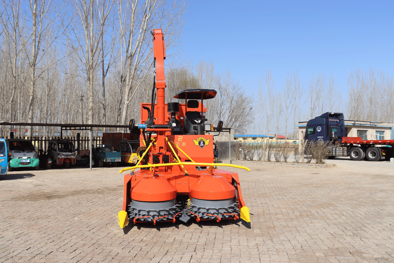 Máy thu hoạch rơm ngô ủ chua tự hành nhỏ 2020m