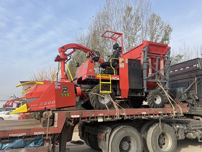Máy thu hoạch ủ chua có bánh xe