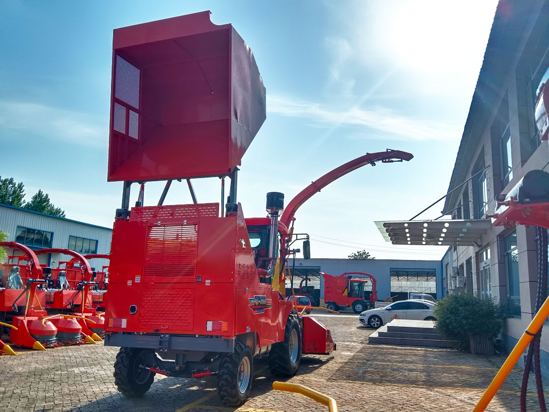 Self Propelled Silage Harvester Self Propelled Silage Harvester