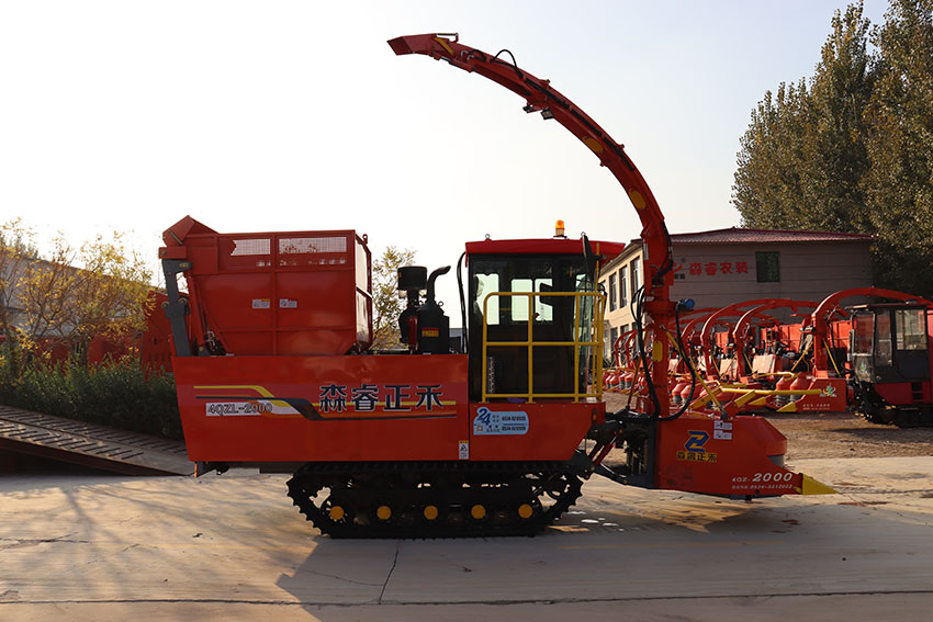 Máy thu hoạch thức ăn gia súc thu thập thông tin