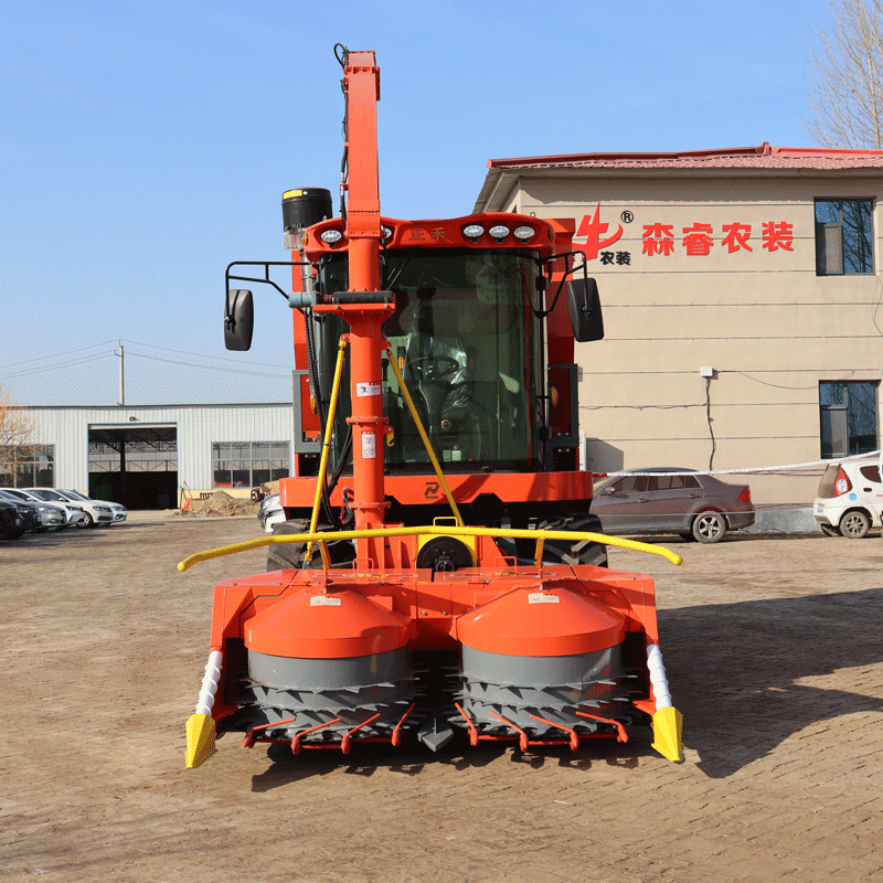 Cosechadora de forraje autopropulsada de 2.220 m