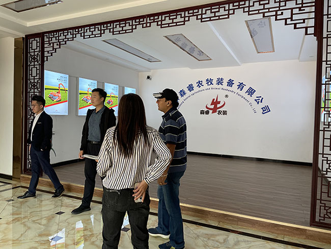 ¡Damos una cálida bienvenida a nuestros amigos extranjeros para que visiten nuestra empresa! ¡Damos una cálida bienvenida a nuestros amigos extranjeros para que visiten nuestra empresa!