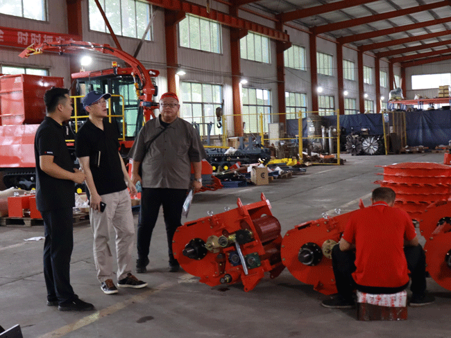 ¡Los clientes son bienvenidos a visitar nuestra empresa!