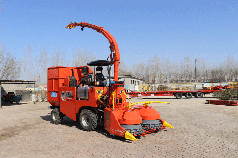 Máy thu hoạch rơm ngô ủ chua tự hành nhỏ 2020m