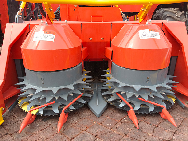 1.480m Self-Propelled Harvester 1.480m Self-Propelled Harvester