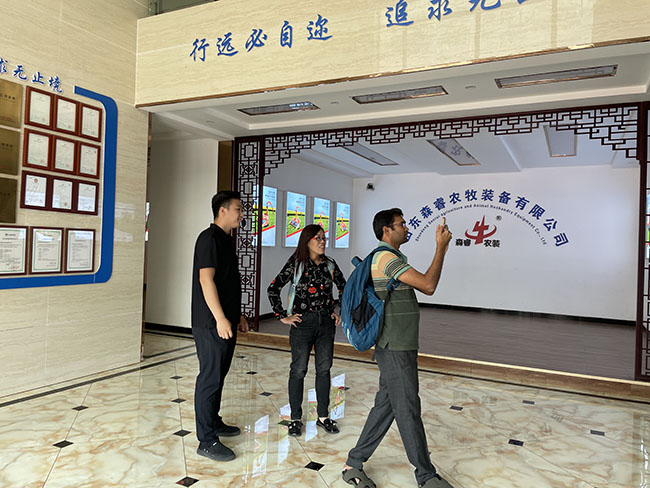 بین الاقوامی دوستوں کا دورہ کرنے اور زرعی مشینری میں نئے مواقع تلاش کرنے کے لیے خوش آمدید! بین الاقوامی دوستوں کا دورہ کرنے اور زرعی مشینری میں نئے مواقع تلاش کرنے کے لیے خوش آمدید!