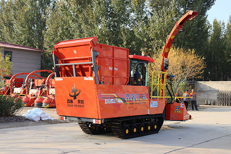 Máy thu hoạch thức ăn gia súc thu thập thông tin