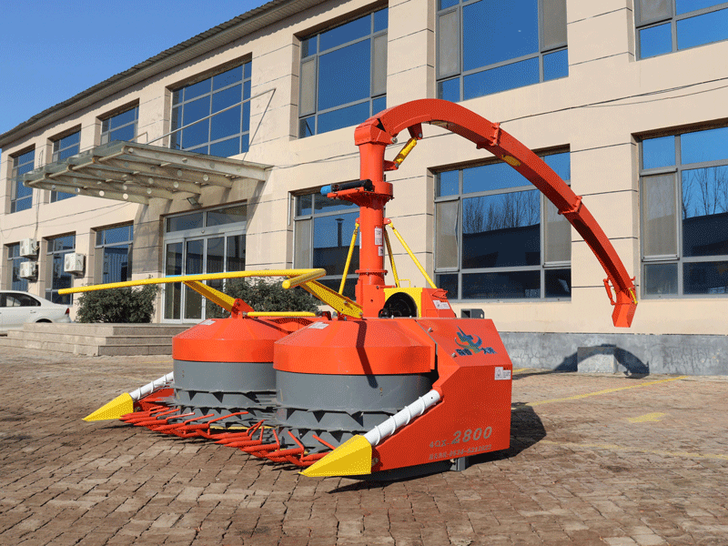 सीई प्रमाणन के साथ 2620 मिमी प्रीमियम गुणवत्ता वाली डीजल इंजन साइलेज मशीन