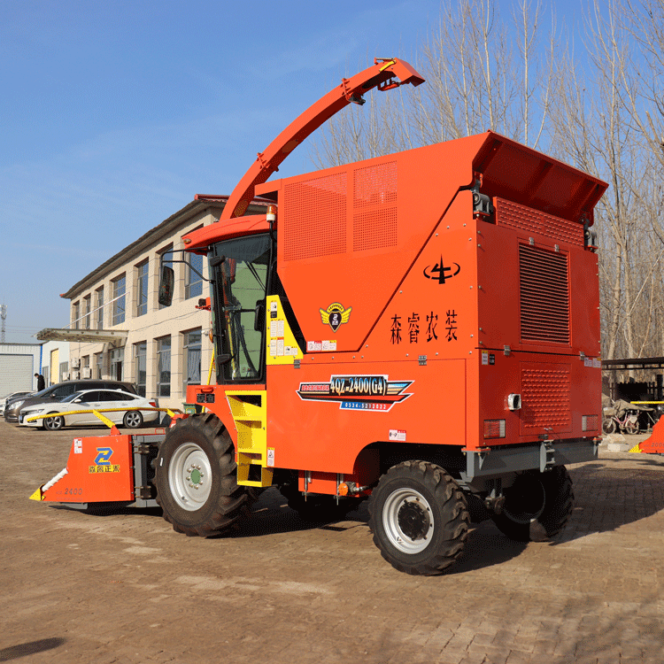 Cosechadora de forraje autopropulsada de 2.220 m