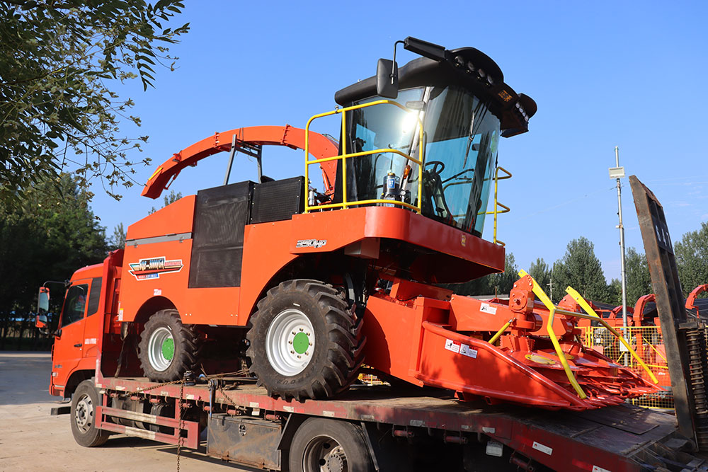 2.840m Self-Propelled Corn Feed Harvester 2.840m Self-Propelled Corn Feed Harvester