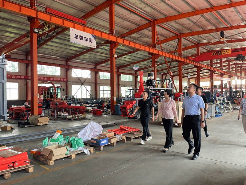 Gracias a los líderes por traer frescura al verano y apoyar a la empresa. Gracias a los líderes por traer frescura al verano y apoyar a la empresa.