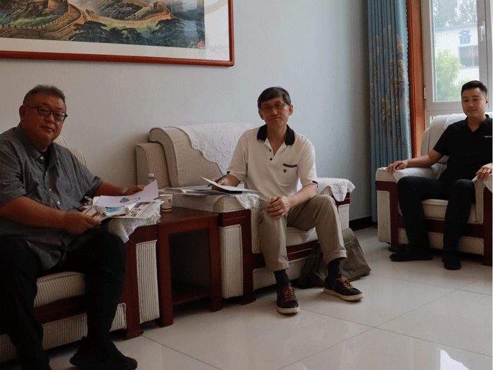 ¡Los clientes son bienvenidos a visitar nuestra empresa!