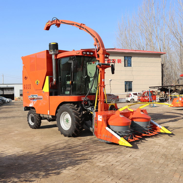 Cosechadora de forraje autopropulsada de 2.220 m