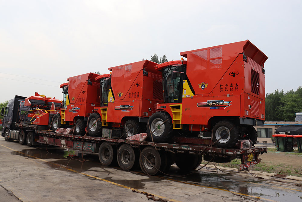 Self Propelled Silage Harvester Self Propelled Silage Harvester