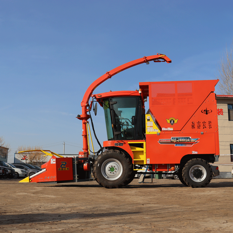 Cosechadora de forraje autopropulsada de 2.220 m