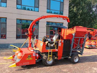 1.480m Self-Propelled Harvester