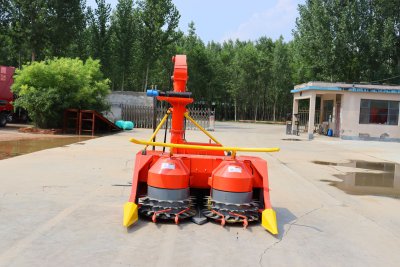 Picadora de ensilaje pequeña de 1.480 m a la venta