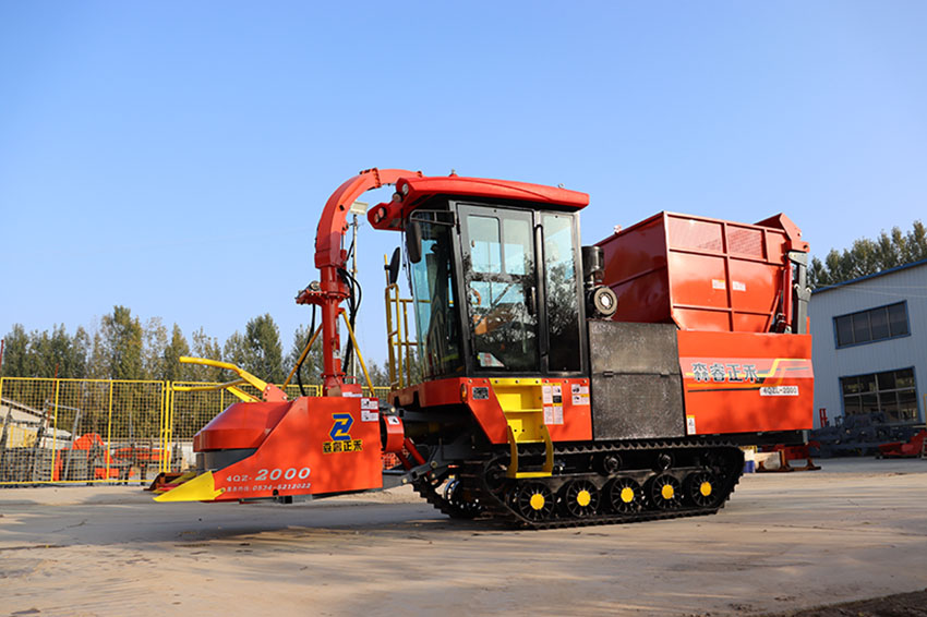 Máy thu hoạch thức ăn gia súc thu thập thông tin