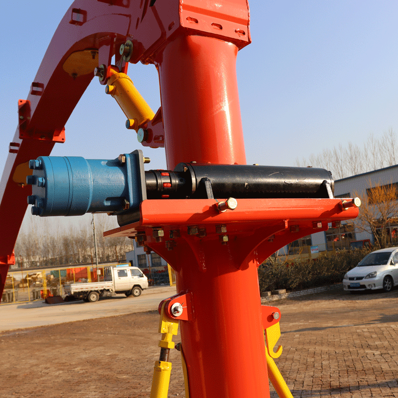 डीजल इंजन सहित 2.220 मीटर लंबी माउंटेड साइलेज चॉपर मशीन