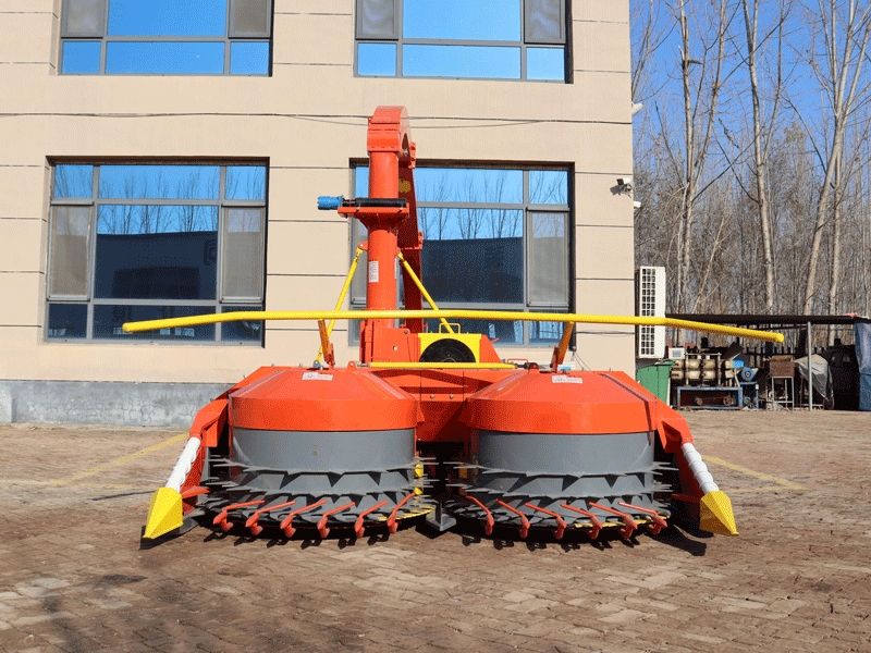 सीई प्रमाणन के साथ 2620 मिमी प्रीमियम गुणवत्ता वाली डीजल इंजन साइलेज मशीन