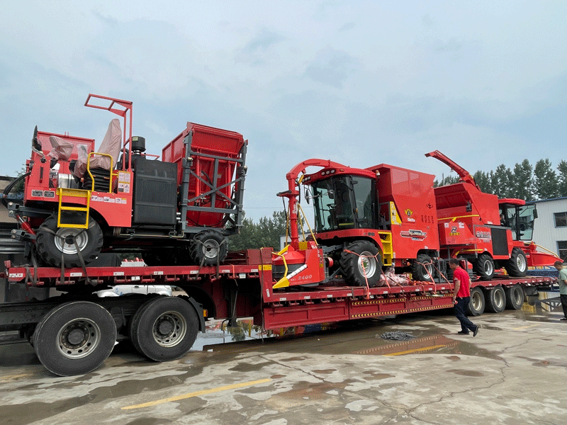 ¡Entregadas durante la temporada alta, las máquinas de ensilaje ayudan a la mecanización agrícola! ¡Entregadas durante la temporada alta, las máquinas de ensilaje ayudan a la mecanización agrícola!