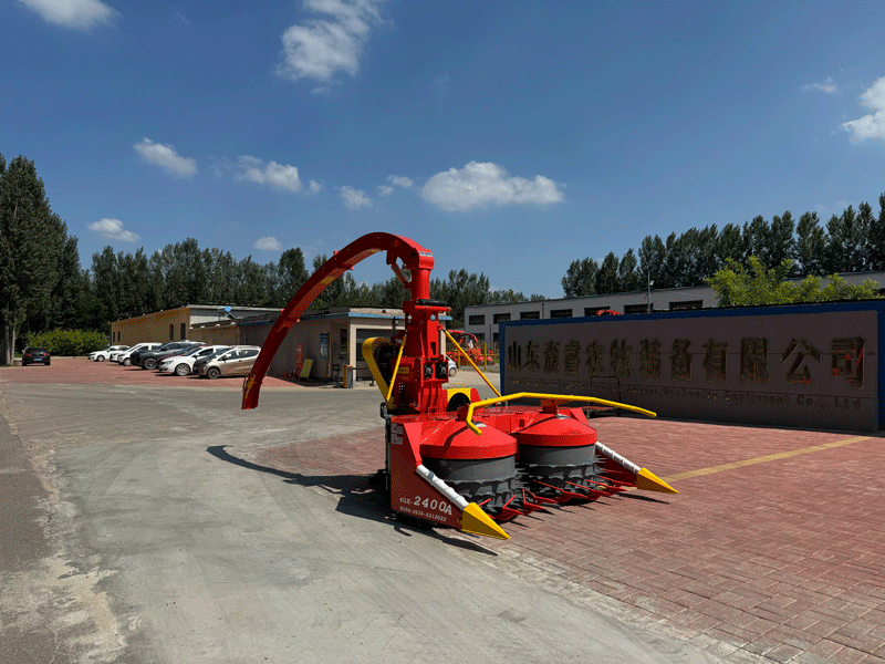 Máy gặt thức ăn gia súc đeo lưng màu xanh lá cây 2220mm